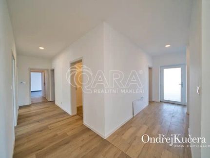 Prodej domu 216 m², pozemek 1000 m²