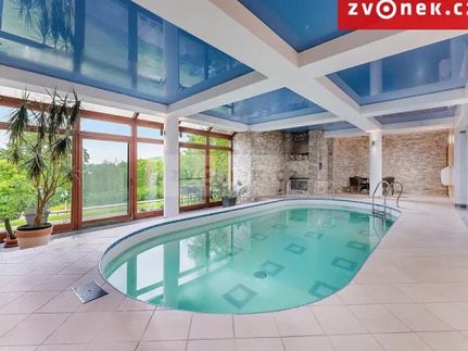 Prodej vily 540 m², pozemek 1250 m²
