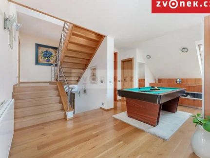 Prodej vily 540 m², pozemek 1250 m²