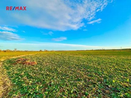 Prodej stavebního pozemku 1680 m²