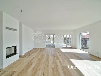 Prodej domu 216 m², pozemek 1000 m²
