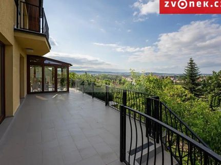 Prodej vily 540 m², pozemek 1250 m²