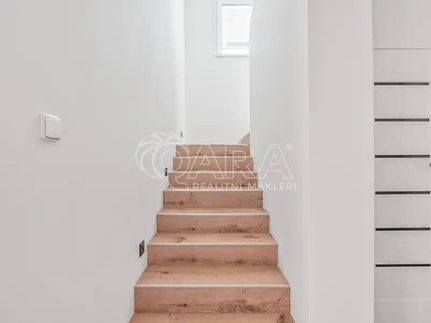 Prodej domu 199 m², pozemek 1102 m²