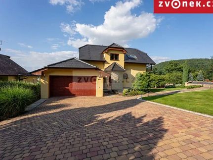 Prodej vily 540 m², pozemek 1250 m²