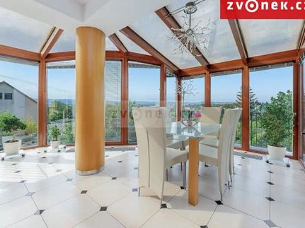 Prodej vily 540 m², pozemek 1250 m²