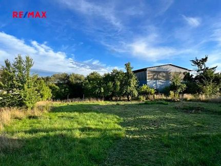 Prodej stavebního pozemku 2775 m²