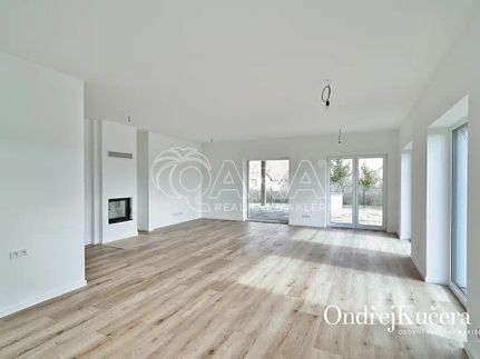 Prodej domu 216 m², pozemek 1000 m²
