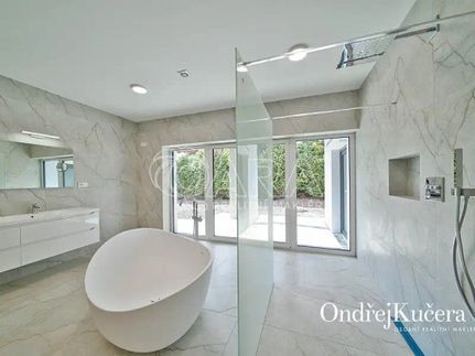 Prodej domu 216 m², pozemek 1000 m²