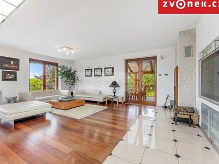 Prodej vily 540 m², pozemek 1250 m²