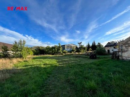 Prodej stavebního pozemku 1200 m²