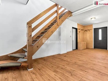 Prodej domu 219 m², pozemek 5239 m²