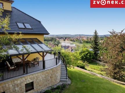 Prodej vily 540 m², pozemek 1250 m²