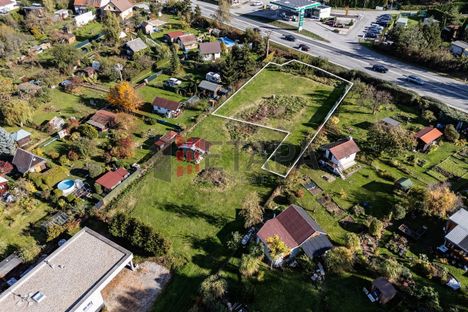 Prodej stavebního pozemku 1198 m²