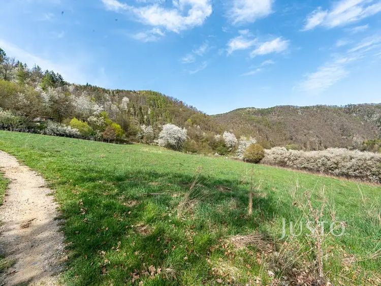 Prodej stavebního pozemku 4525 m²