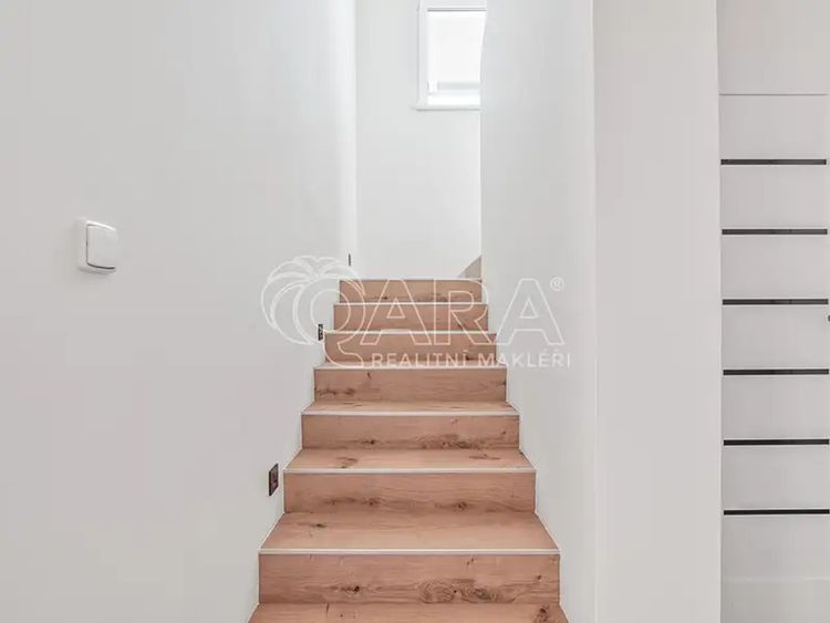 Prodej domu 199 m², pozemek 1102 m²