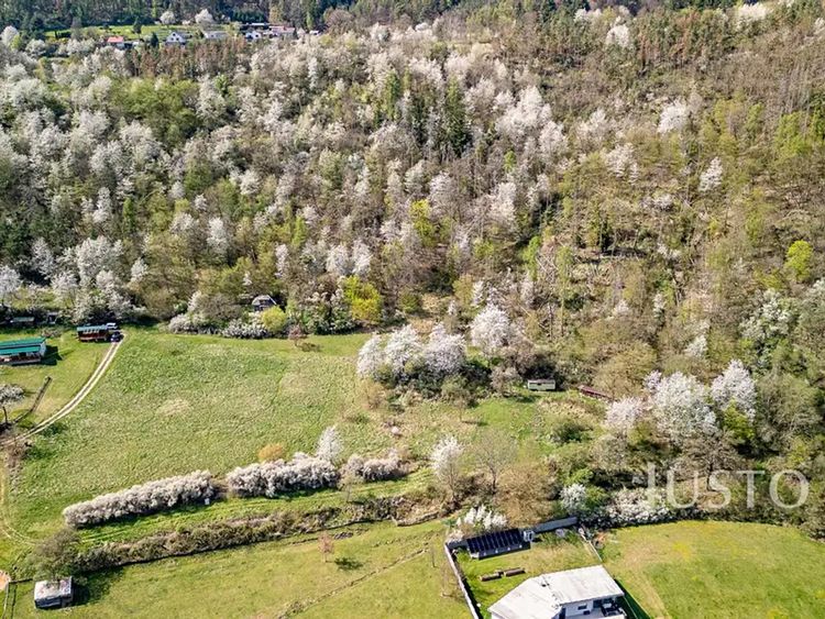 Prodej stavebního pozemku 4525 m²