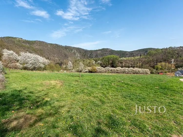 Prodej stavebního pozemku 4525 m²