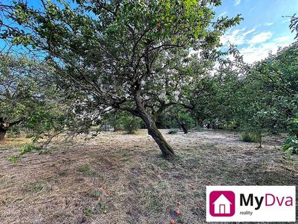 Prodej stavebního pozemku 1465 m²