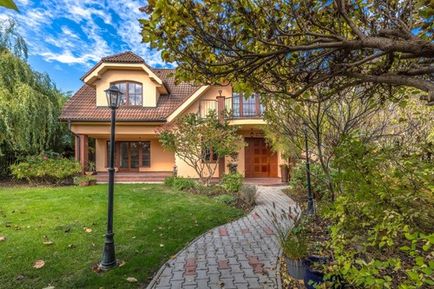 Prodej vily 312 m², pozemek 761 m²