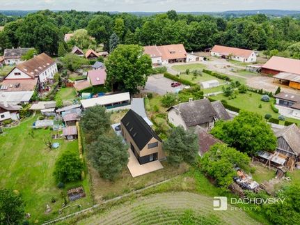 Prodej stavebního pozemku 925 m²