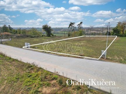 Prodej stavebního pozemku 984 m²