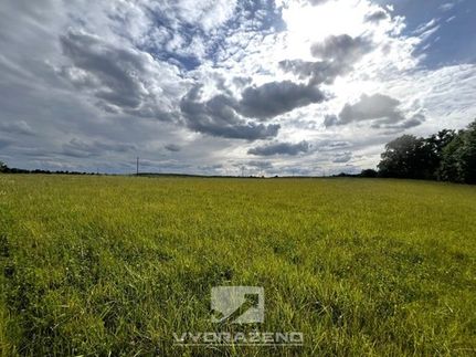 Prodej stavebního pozemku 3309 m²