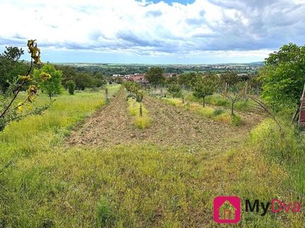 Prodej stavebního pozemku 1043 m²