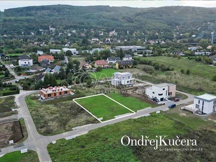 Prodej stavebního pozemku 805 m²