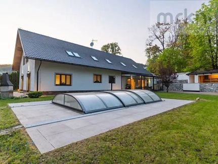 Prodej domu 350 m², pozemek 747 m²