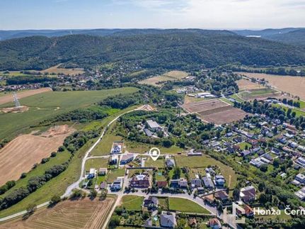 Prodej stavebního pozemku 1694 m²