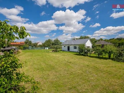 Prodej stavebního pozemku 932 m²