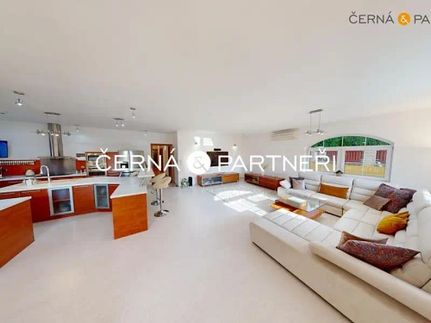 Prodej domu 602 m², pozemek 2680 m²