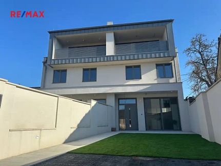 Prodej domu 209 m², pozemek 146 m²