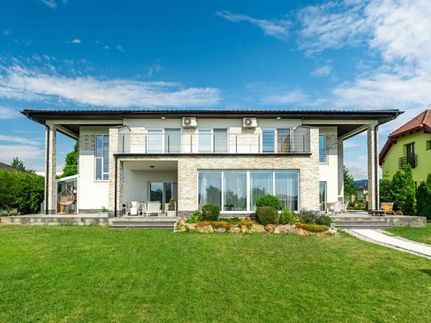 Prodej domu 320 m², pozemek 1055 m²