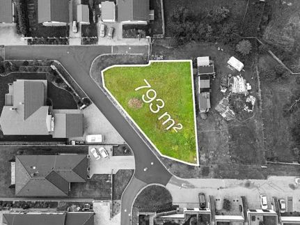 Prodej stavebního pozemku 793 m²