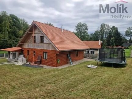 Prodej domu 1000 m², pozemek 1017 m²