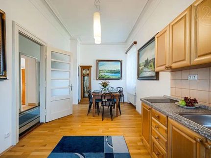 Prodej vily 405 m², pozemek 1796 m²