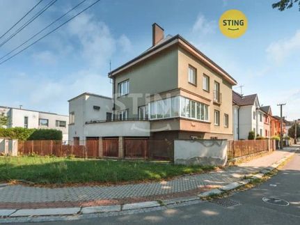 Prodej vily 591 m², pozemek 660 m²