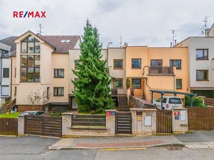 Prodej domu 390 m², pozemek 240 m²
