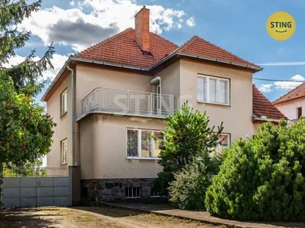 Prodej vily 300 m², pozemek 1086 m²