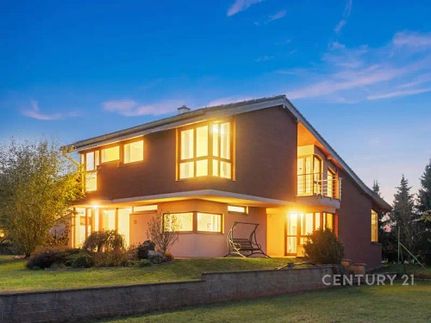 Prodej vily 329 m², pozemek 2002 m²