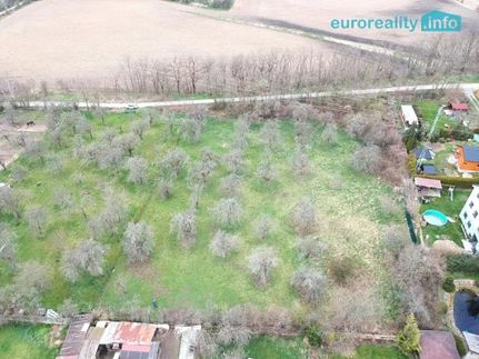 Prodej stavebního pozemku 4885 m²