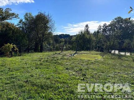 Prodej stavebního pozemku 920 m²