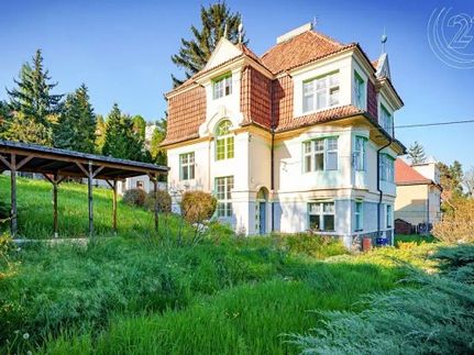 Prodej vily 496 m², pozemek 1614 m²
