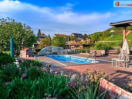 Prodej vily 296 m², pozemek 3134 m²