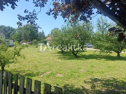 Prodej stavebního pozemku 1503 m²