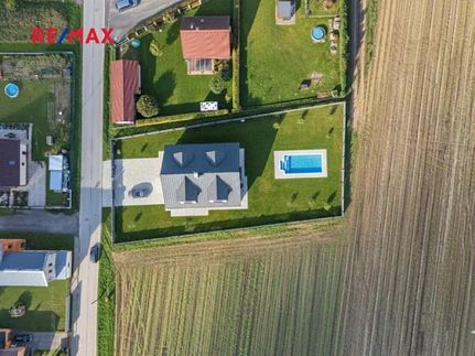 Prodej stavebního pozemku 1671 m²