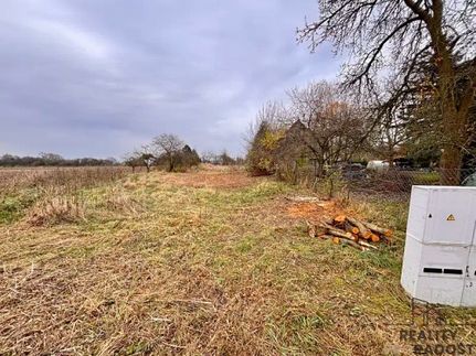 Prodej stavebního pozemku 1660 m²