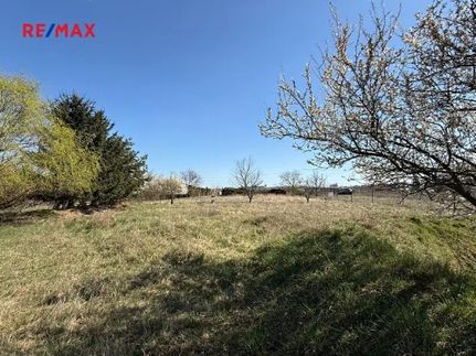 Prodej stavebního pozemku 2978 m²