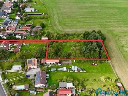 Prodej stavebního pozemku 2813 m²